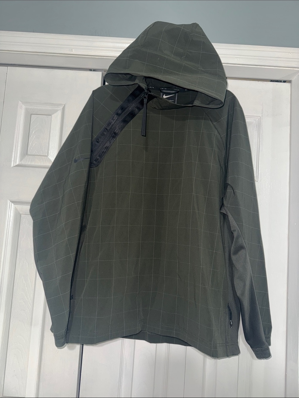 Nike tech packable lightweight multi purpose hooded jacket green plaid PERFECT